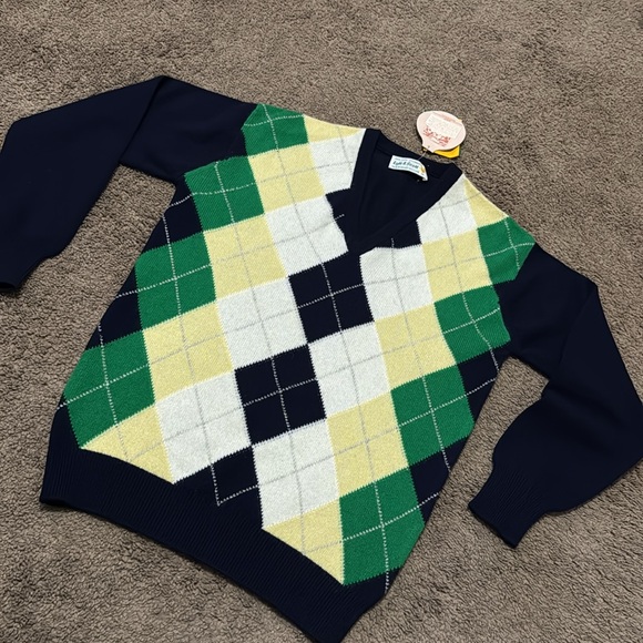NWT Vintage Cashmere V-Neck Sweater-Wmns Euro 38-Navy Yellow Green Argyle Print - Picture 12 of 16